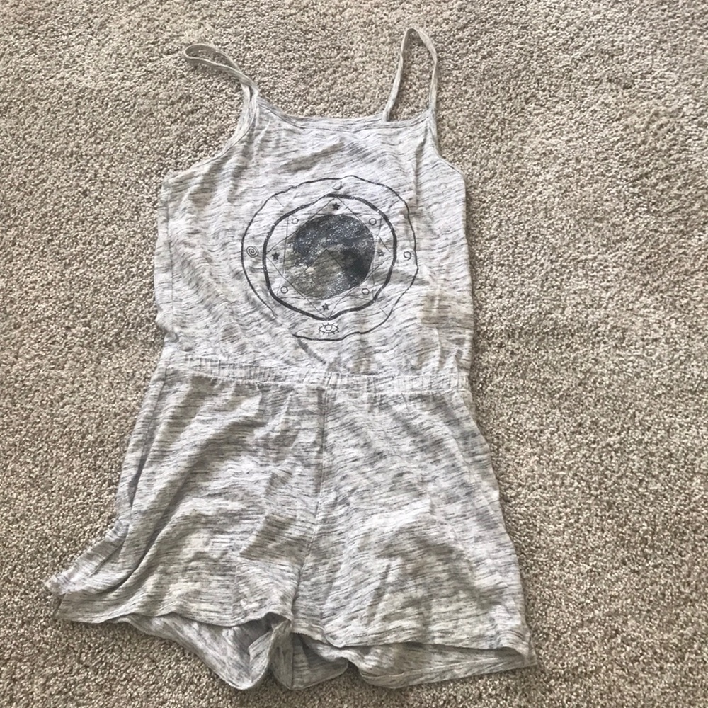 Kids Grey Moon Romper❤️